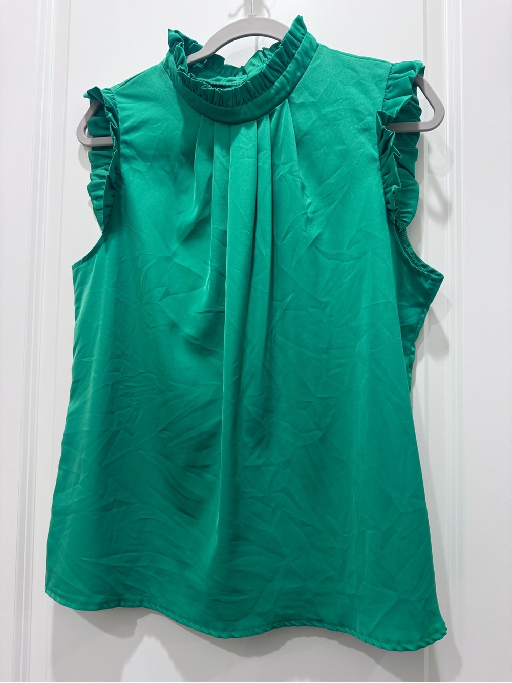 Sleeveless Ruffle Mock-Neck Top in Kelly Green